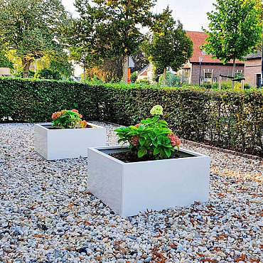 Gepoedercoat staal plantenbak 80x80x30 cm ( RAL9010 )